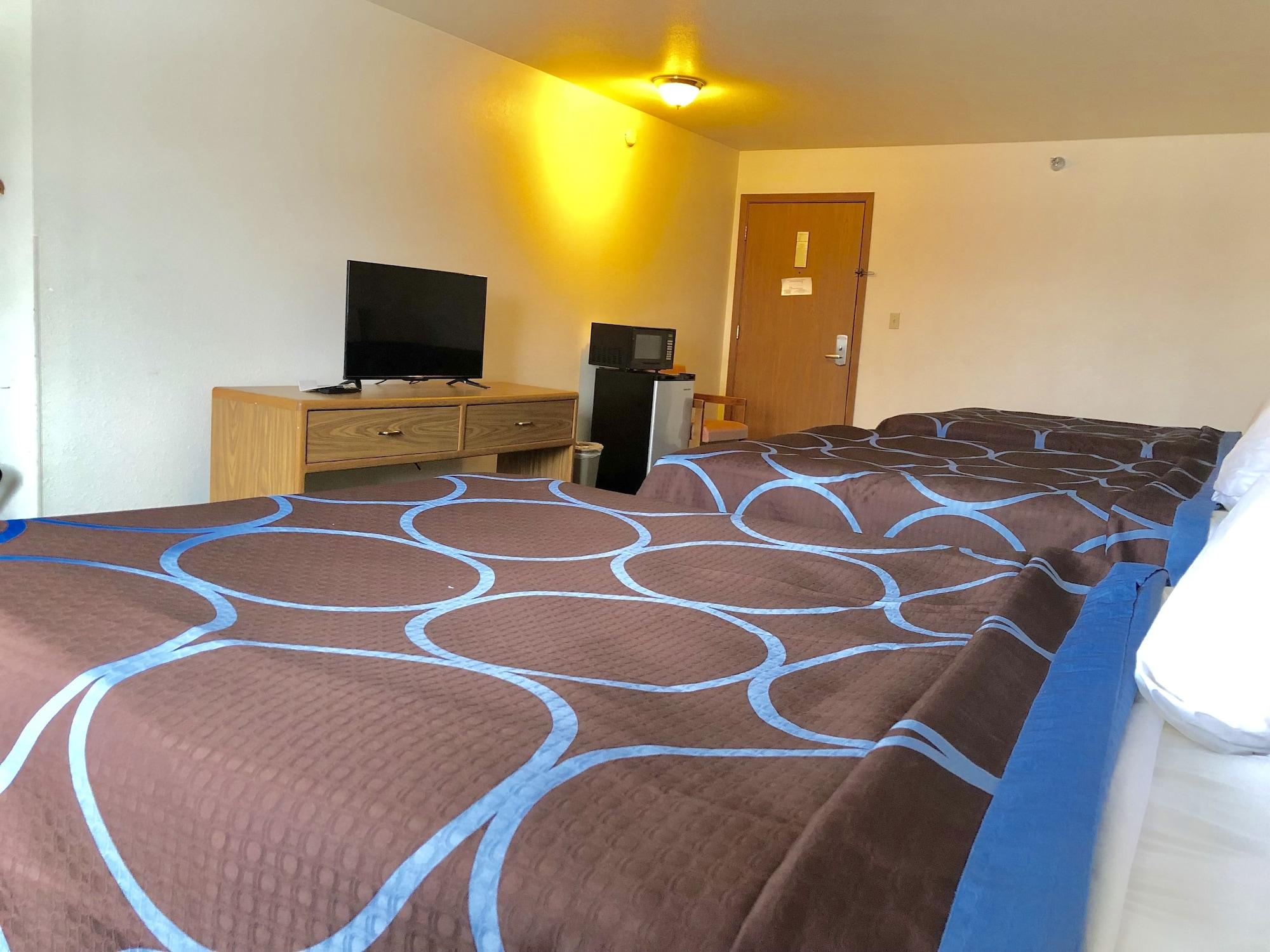 Super 8 By Wyndham Escanaba Zewnętrze zdjęcie