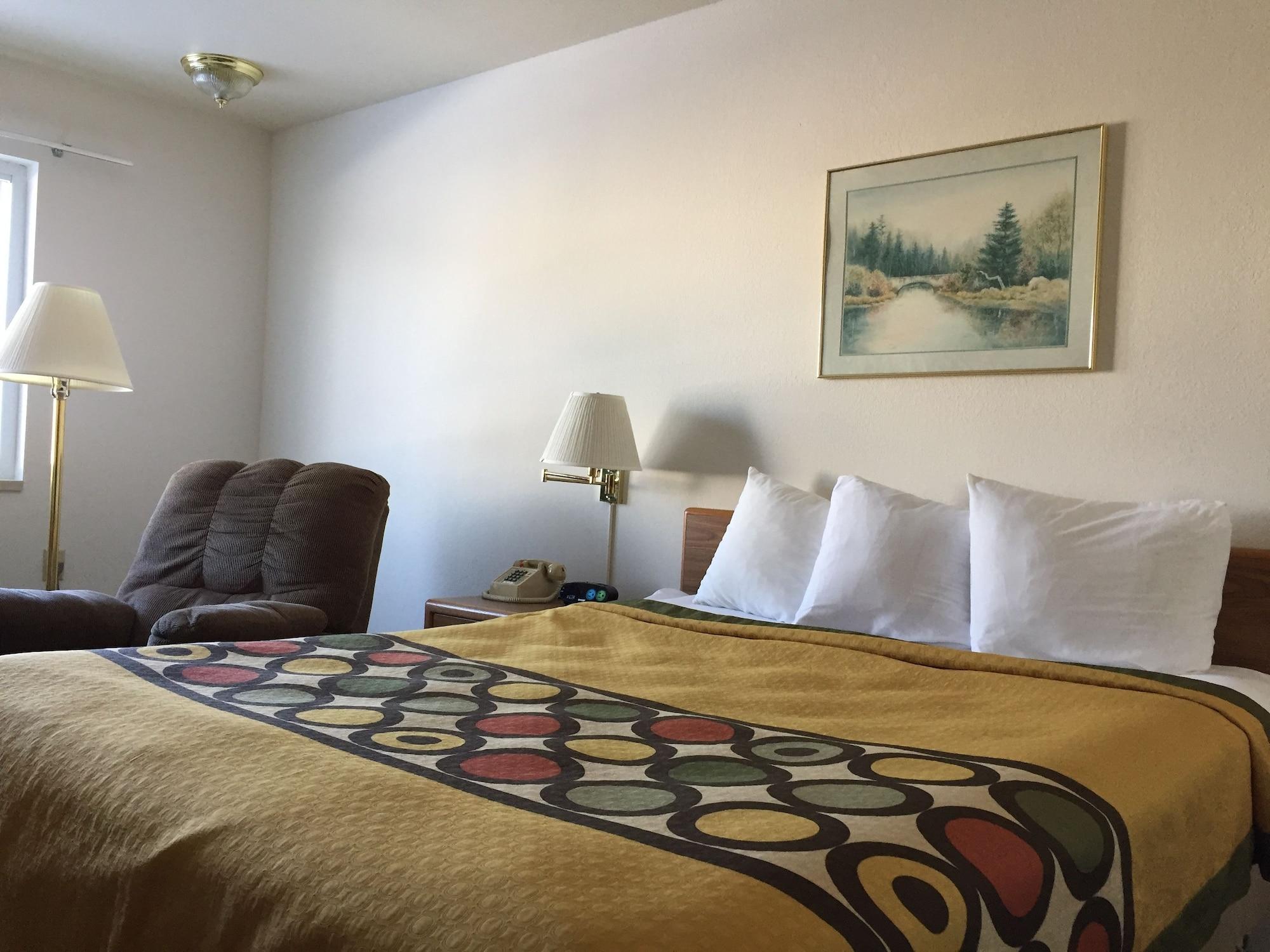 Super 8 By Wyndham Escanaba Zewnętrze zdjęcie