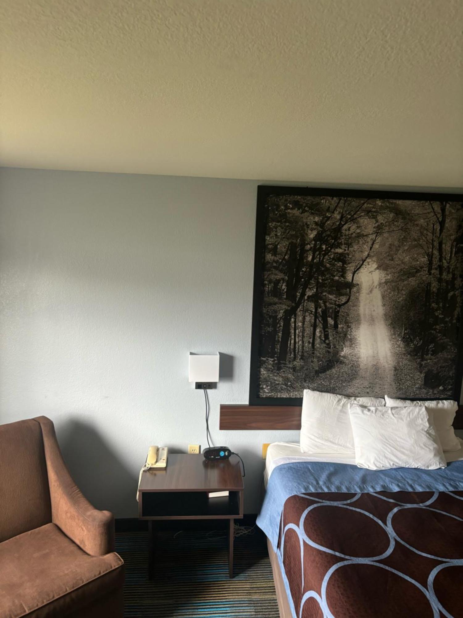 Super 8 By Wyndham Escanaba Zewnętrze zdjęcie
