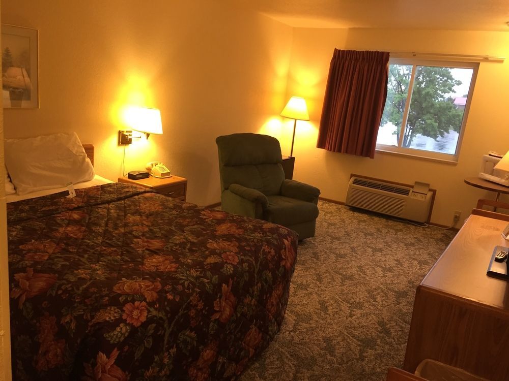Super 8 By Wyndham Escanaba Zewnętrze zdjęcie